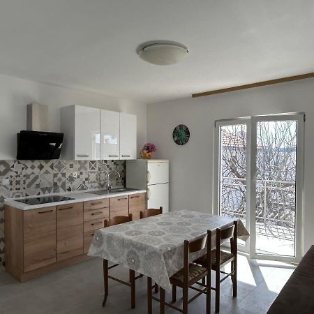 Apartments Ljubomir Rogoznica  Esterno foto