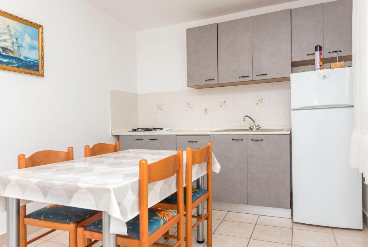 Apartments Ljubomir Rogoznica  Esterno foto